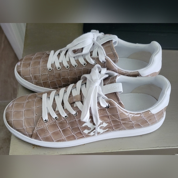 Tory Burch Double T Howell Croc Embossed Leather Tennis Shoe Women's Size 9 - Picture 3 of 6